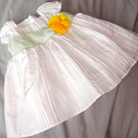 EUC Baby Girl's Cherokee Dress NB - Picture 1 of 9